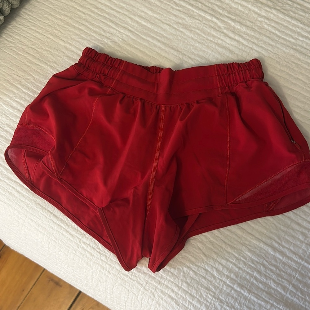 Lululemon Hotty Hot Lowrise 2.5 inseam
